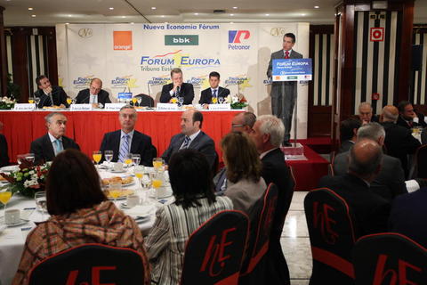 Argazkia: Iigo Urkulluren hitzaldia Forum Europak antolatutako jardunaldietan