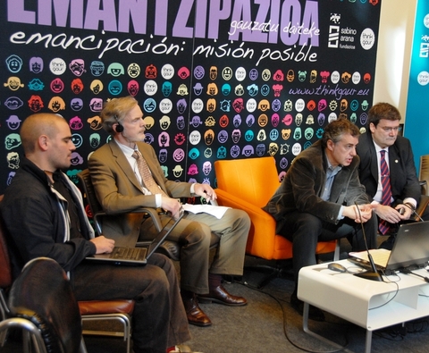 Argazkia: Eztabaidaren hasiera 