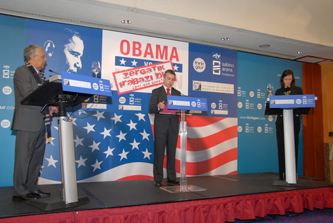 Argazkia: Iigo Urkulluren hitzaldia Obamaren arrakastari buruzko prentsaurrekoan 