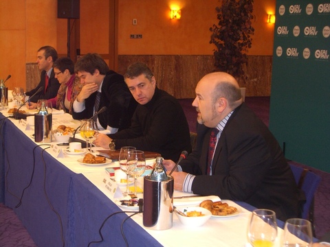 Argazkia: Gay, lesbiana, bisexual eta transexual kolektiboekin batzartu da Iigo Urkullu